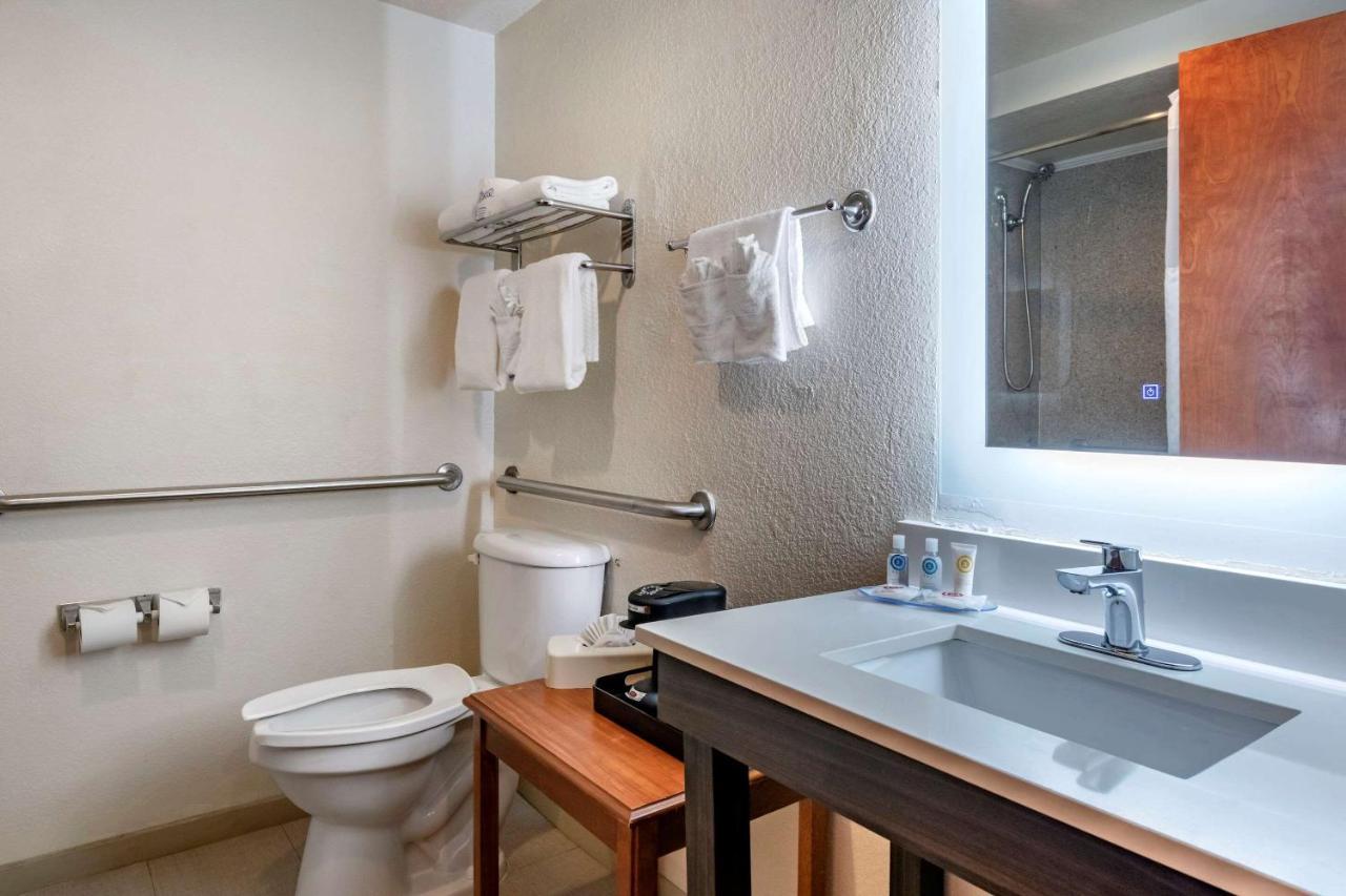 Comfort Suites Fort Pierce I-95 Bagian luar foto